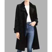 Cas­san­dra Lee Murder in a Small Town Black Coat