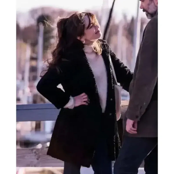 Cas­san­dra Lee Murder in a Small Town Black Coat