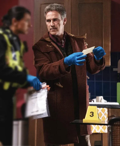 Art Detectives S01 Stephen Moyer Coat