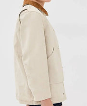 Elsbeth S03 Annaleigh Ashford White Jacket