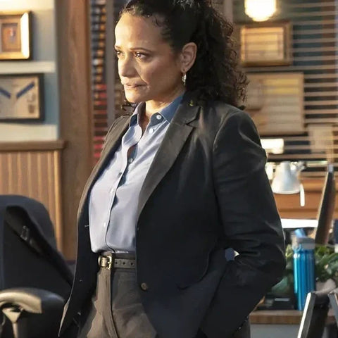 Judy Reyes High Potential S02 Blazer