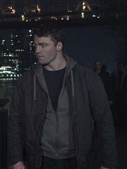 Peter Sutherland The Night Agent S02 Grey Jacket